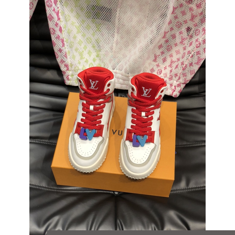l**is V*t*n sneakers